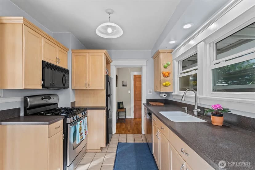 Property photo for 1717 N Cedar Street, Tacoma photo 15