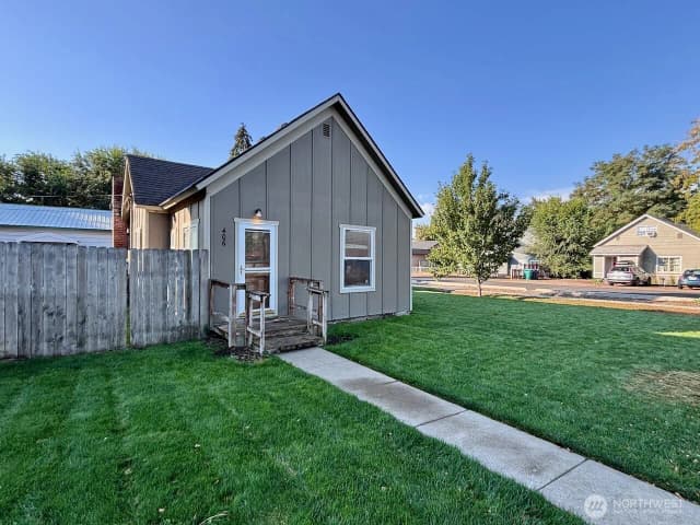 Property photo for 406 W 7th Avenue, Ellensburg