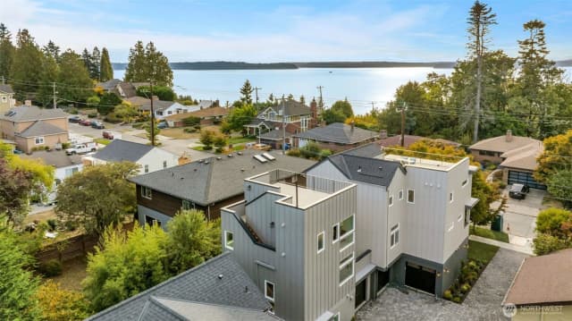 Property photo for 5640 49th Avenue Sw, Seattle photo 3