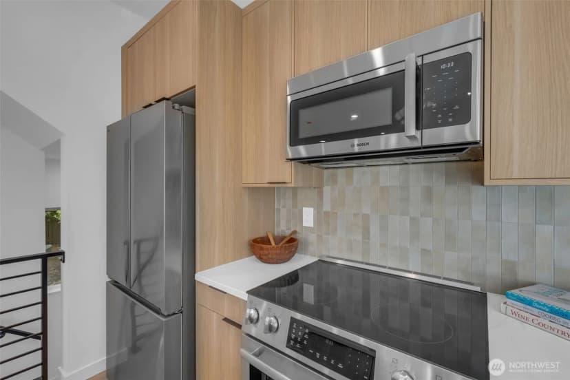 Property photo for 5640 49th Avenue Sw, Seattle photo 12