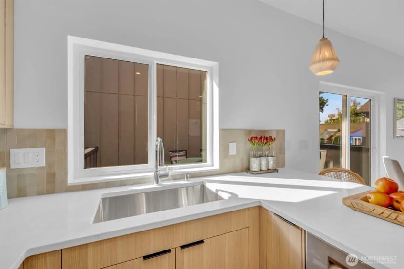 Property photo for 5640 49th Avenue Sw, Seattle photo 10