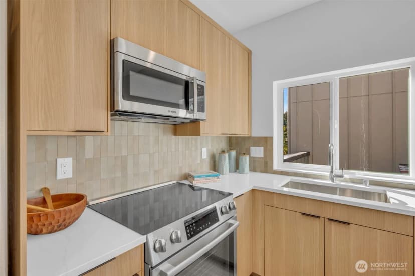 Property photo for 5640 49th Avenue Sw, Seattle photo 11