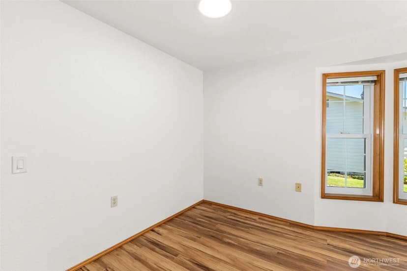 Property photo for 1222 Searle Drive, Centralia photo 9