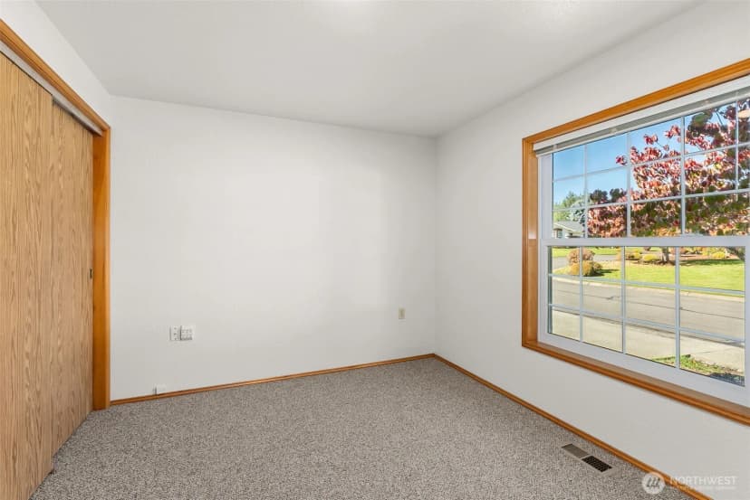 Property photo for 1222 Searle Drive, Centralia photo 18