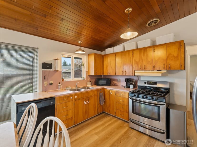 Property photo for 3915 L Avenue, Anacortes photo 8