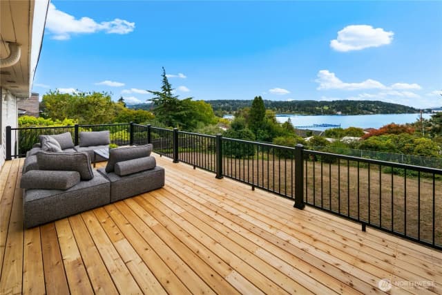 Property photo for 5817 Ne 181st Street, Kenmore