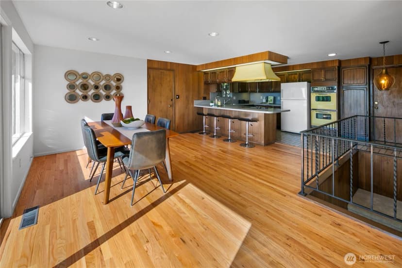 Property photo for 5817 Ne 181st Street, Kenmore photo 8