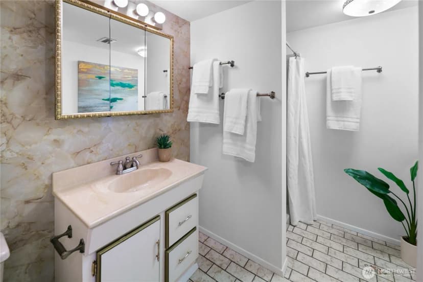Property photo for 5817 Ne 181st Street, Kenmore photo 22