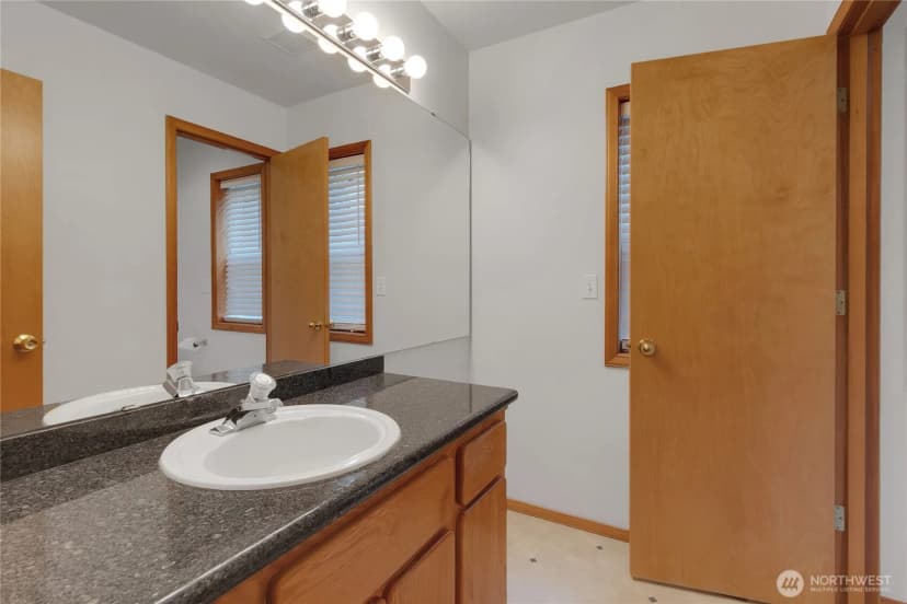 Property photo for 708 16th Place Nw, Puyallup photo 12