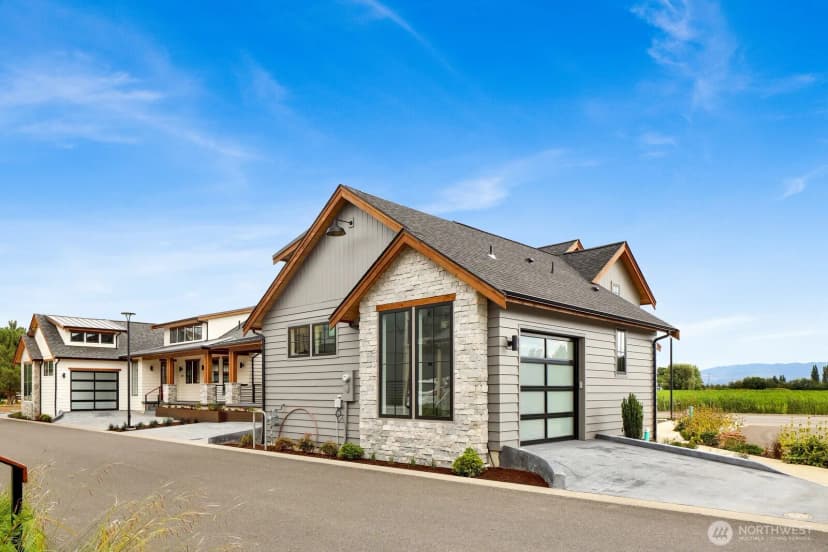 Property photo for 231 Skipping Stone Loop, Lynden photo 3