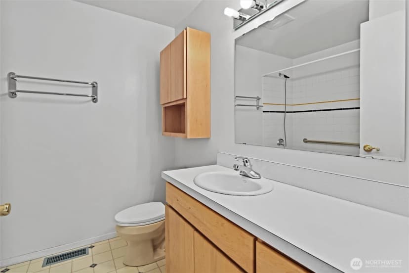Property photo for 16508 Ne 27th Place, Bellevue photo 15