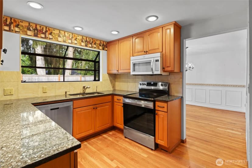 Property photo for 16508 Ne 27th Place, Bellevue photo 9