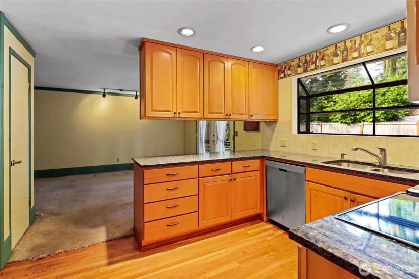 Property photo for 16508 Ne 27th Place, Bellevue photo 10