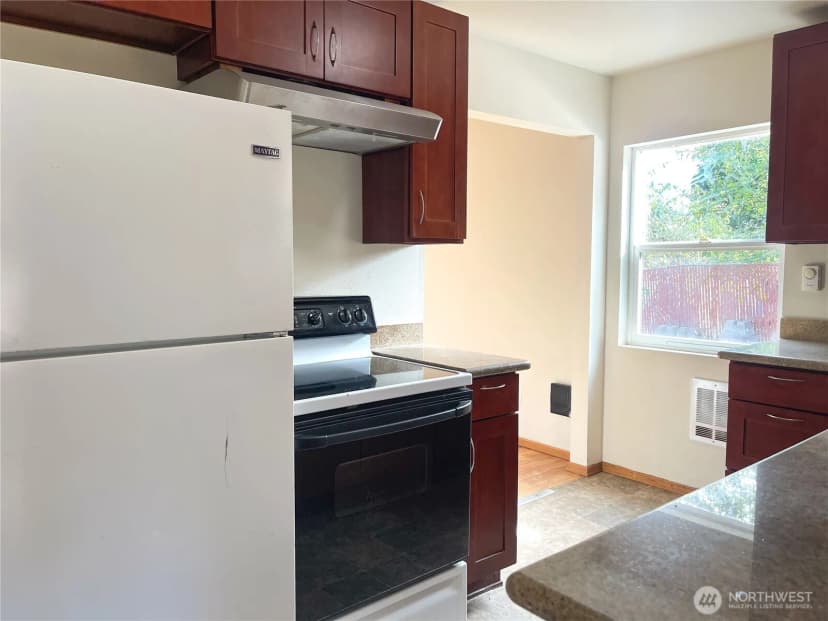 Property photo for 9827 20th Avenue Sw, Seattle photo 6