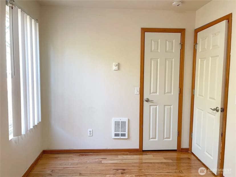 Property photo for 9827 20th Avenue Sw, Seattle photo 11