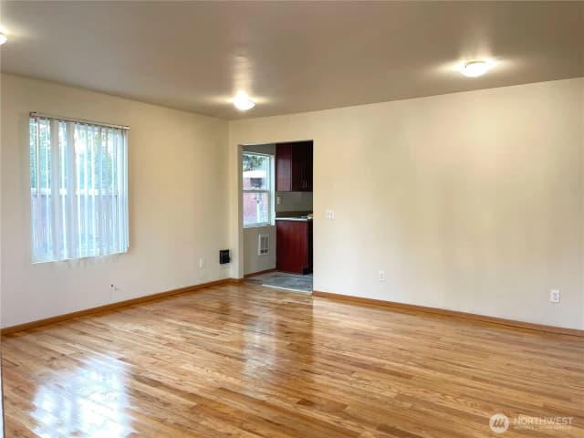 Property photo for 9827 20th Avenue Sw, Seattle photo 3