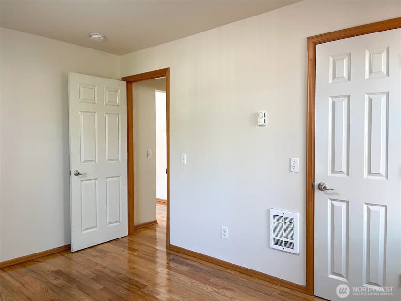 Property photo for 9827 20th Avenue Sw, Seattle photo 14