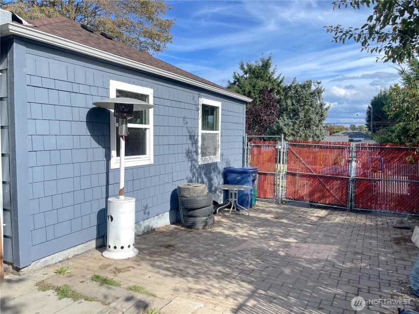 Property photo for 9827 20th Avenue Sw, Seattle photo 24