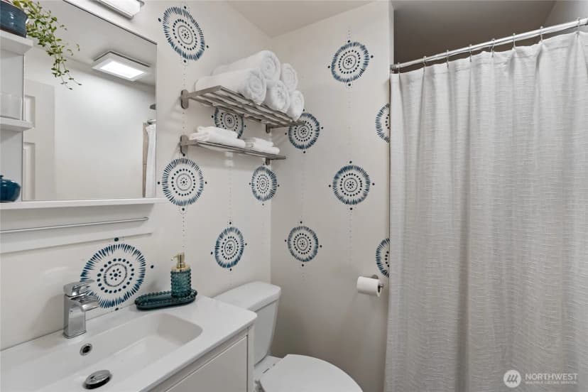 Property photo for 27236 117th Avenue Se, Kent photo 18