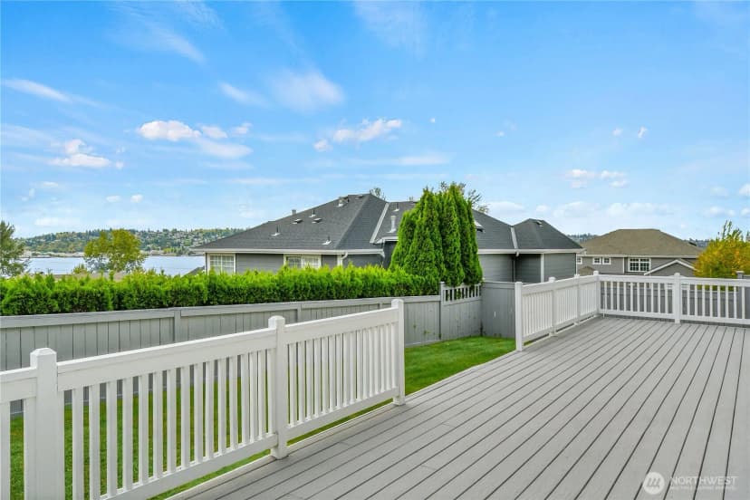 Property photo for 1011 N 27th Place, Renton photo 15
