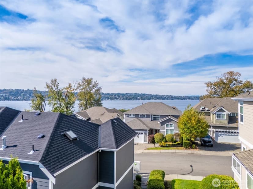 Property photo for 1011 N 27th Place, Renton photo 32