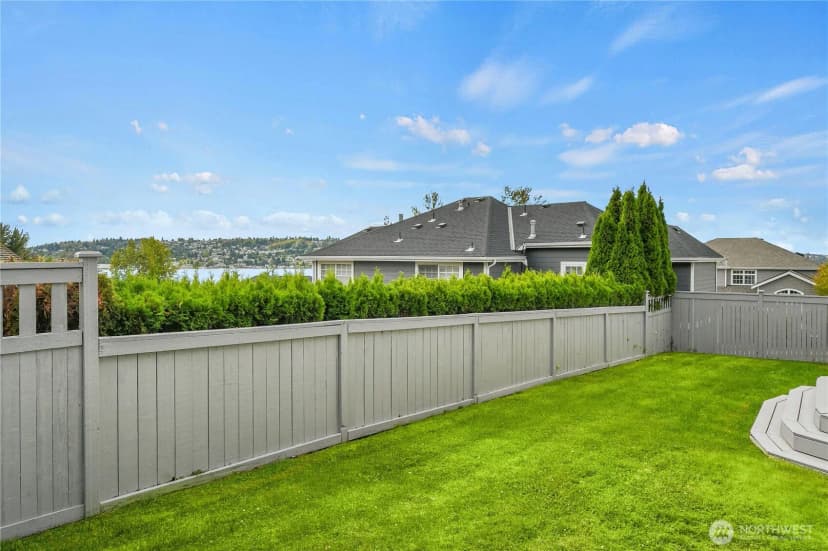Property photo for 1011 N 27th Place, Renton photo 16
