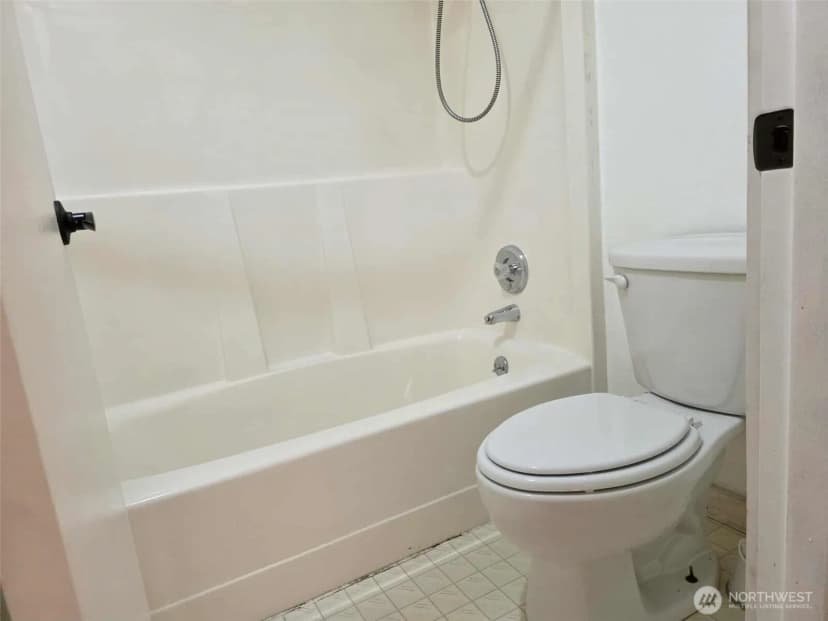 Property photo for 30118 14th Avenue E, Roy photo 10