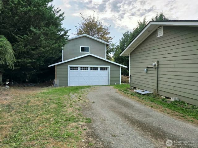 Property photo for 30118 14th Avenue E, Roy photo 3