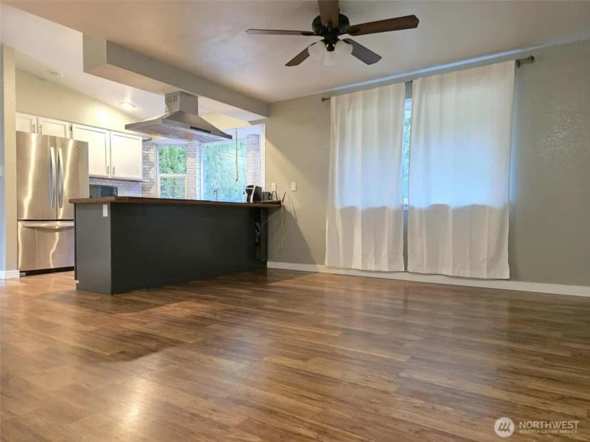 Property photo for 30118 14th Avenue E, Roy photo 7