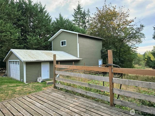 Property photo for 30118 14th Avenue E, Roy photo 4