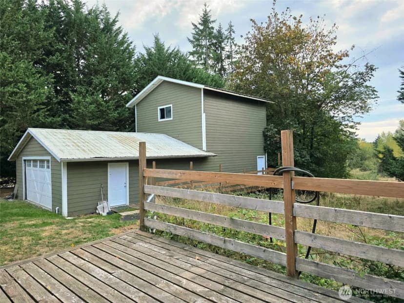 Property photo for 30118 14th Avenue E, Roy photo 4