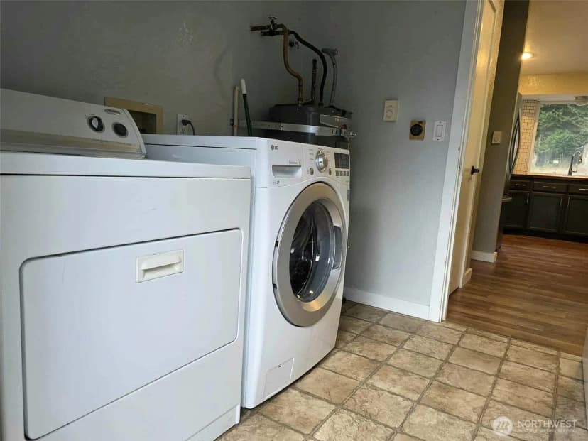 Property photo for 30118 14th Avenue E, Roy photo 14