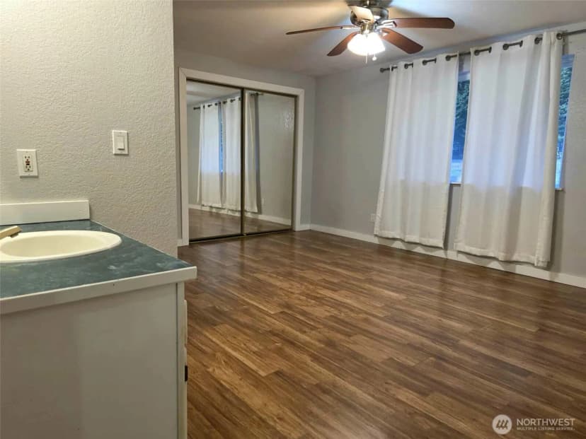 Property photo for 30118 14th Avenue E, Roy photo 11