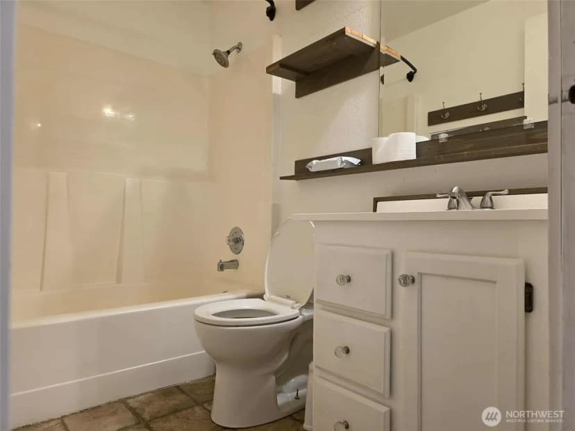 Property photo for 30118 14th Avenue E, Roy photo 13