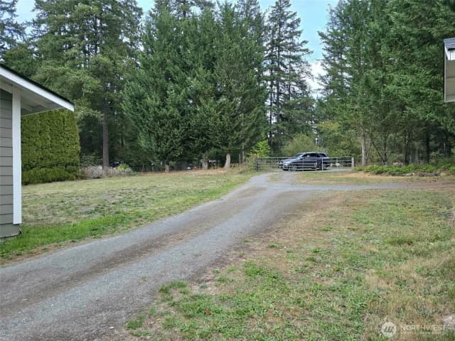 Property photo for 30118 14th Avenue E, Roy photo 5
