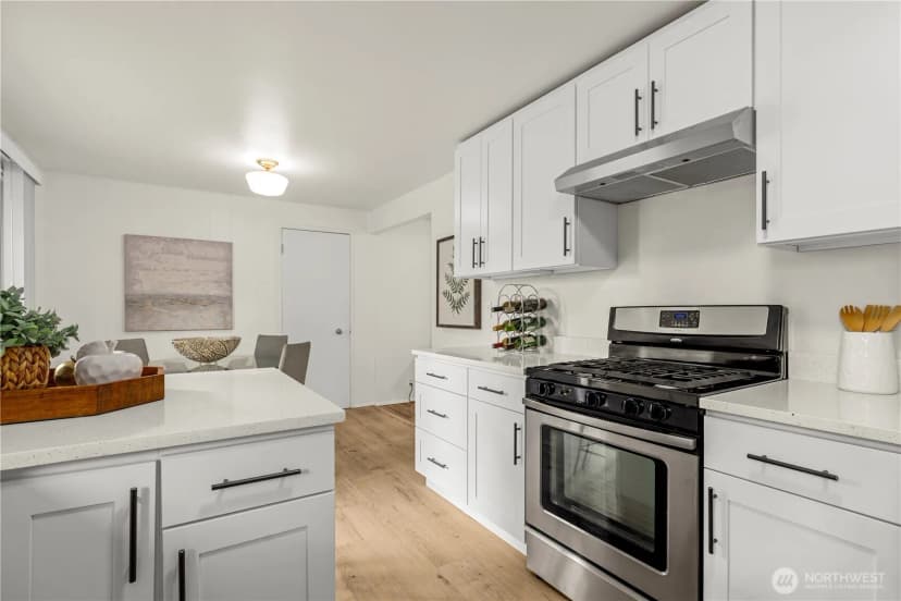 Property photo for 20431 W 20th Place, Lynnwood photo 15