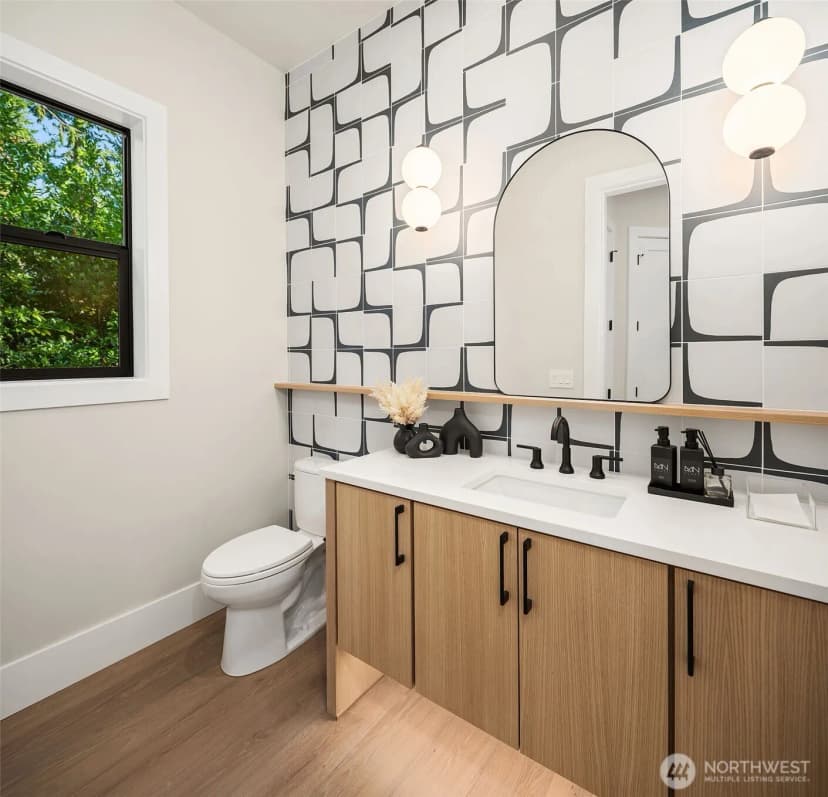 Property photo for 1704 172nd Court Ne, Bellevue photo 18