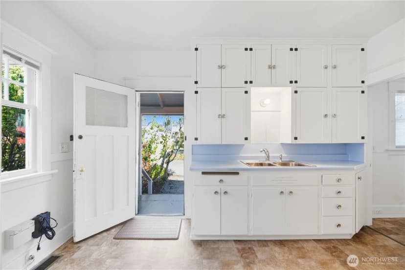 Property photo for 2614 E Spring Street, Seattle photo 14