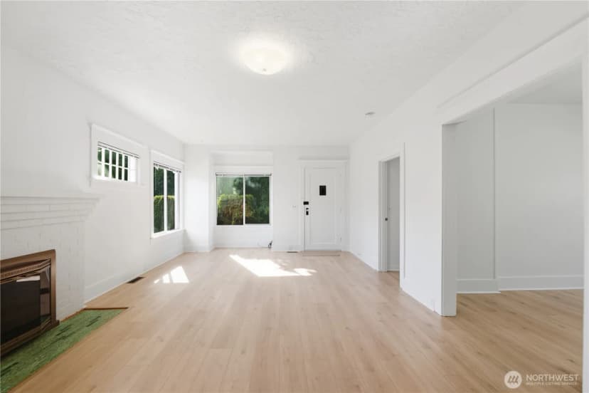 Property photo for 2614 E Spring Street, Seattle photo 4
