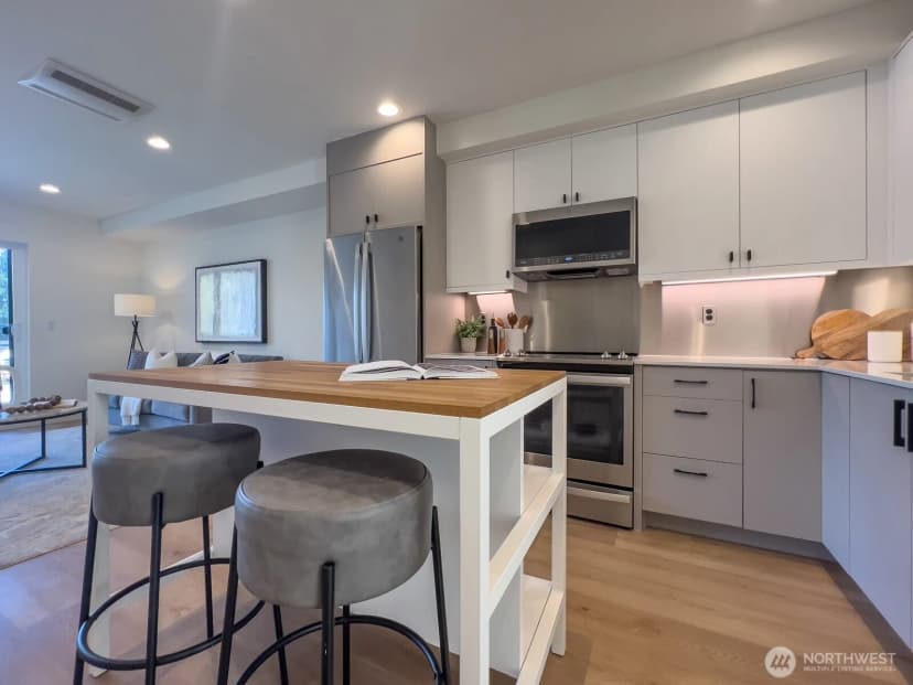 Property photo for 5031 35th Avenue S #unit D, Seattle photo 6