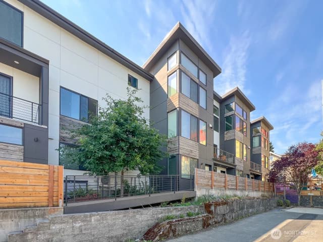 Property photo for 5031 35th Avenue S #unit D, Seattle photo 2