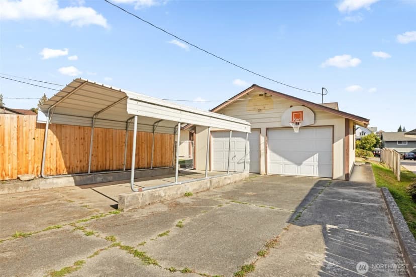 Property photo for 934 W 13th Street, Port Angeles photo 31