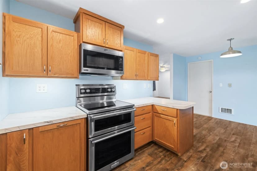 Property photo for 934 W 13th Street, Port Angeles photo 10