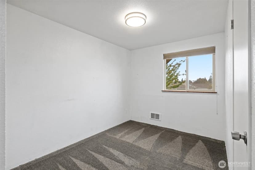 Property photo for 934 W 13th Street, Port Angeles photo 18