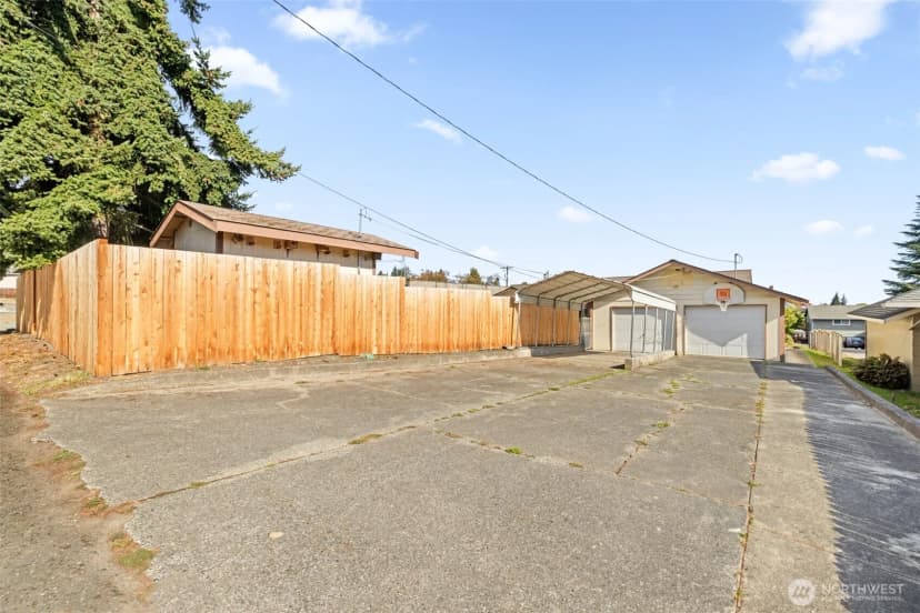 Property photo for 934 W 13th Street, Port Angeles photo 29