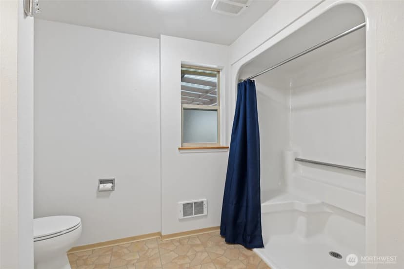 Property photo for 934 W 13th Street, Port Angeles photo 17