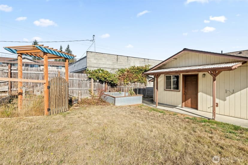 Property photo for 934 W 13th Street, Port Angeles photo 34