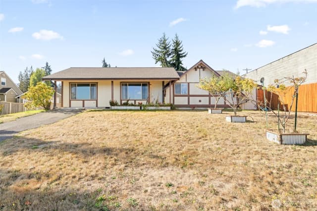 Property photo for 934 W 13th Street, Port Angeles