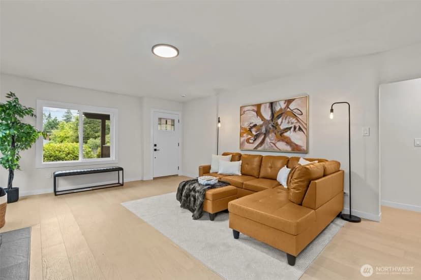 Property photo for 11504 Sand Point Way Ne, Seattle photo 6