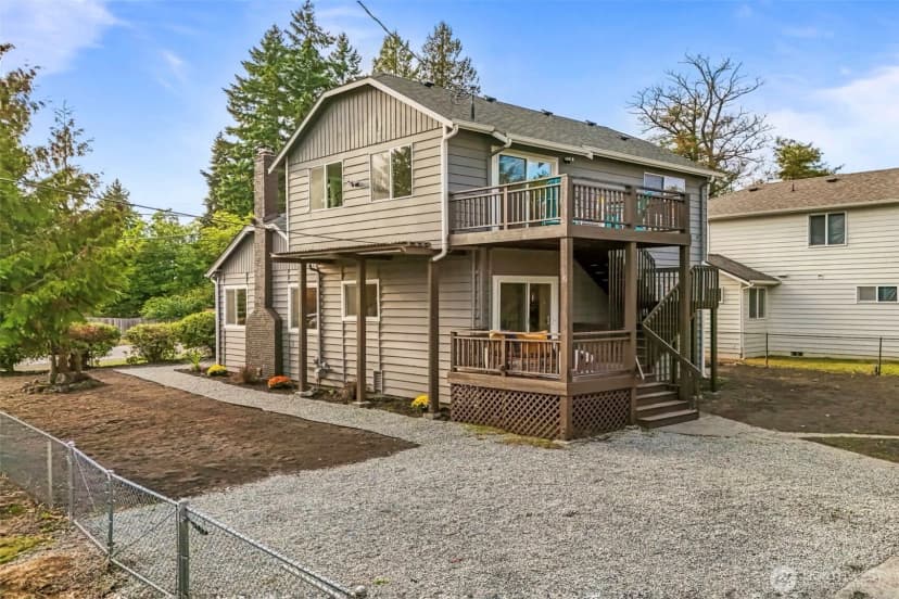 Property photo for 11504 Sand Point Way Ne, Seattle photo 4